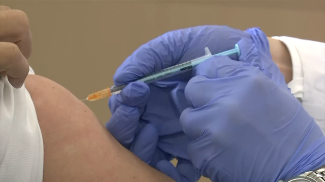 Các nước châu Á đẩy mạnh nỗ lực tiêm vaccine ngừa COVID-19