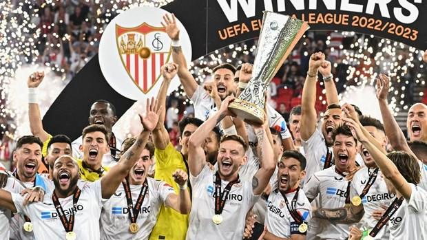 Sevilla vô địch Europa League sau loạt luân lưu định mệnh