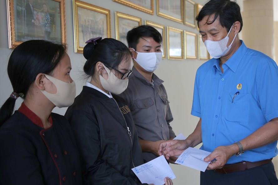 LĐLĐ tỉnh Quảng Trị: Hỗ trợ người lao động hoàn cảnh khó khăn bị ảnh hưởng bởi COVID-19