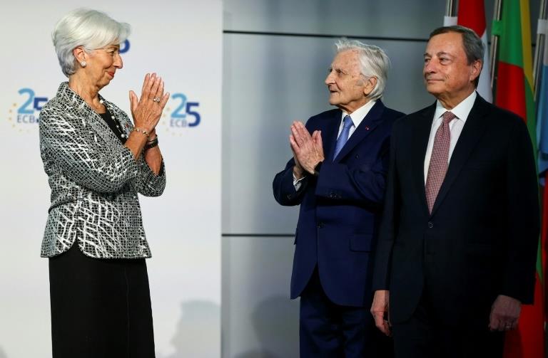 Chủ tịch ECB cam kết kiềm chế lạm phát về mức mục tiêu