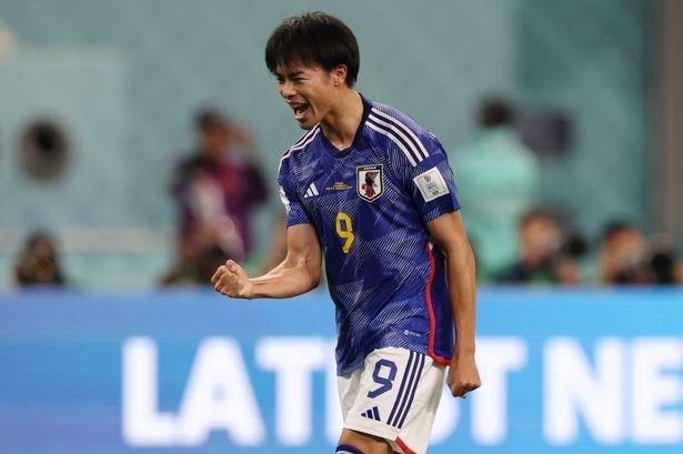Kaoru Mitoma nhận giải Cầu thủ xuất sắc Nhật Bản năm 2022