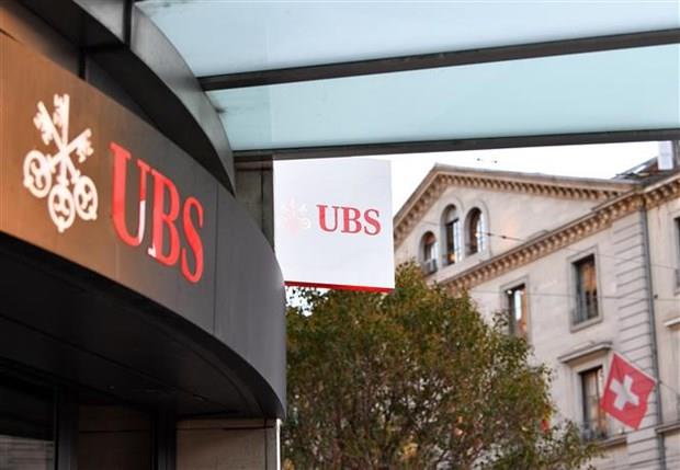 UBS có thể cắt giảm 1/3 nhân viên sau khi tiếp quản Credit Suisse