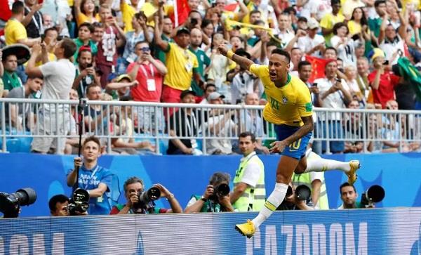 Neymar tỏa sáng, Brazil tiến vào tứ kết