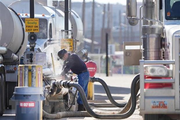 Giá xăng dầu tại Mỹ tăng kỷ lục, đe dọa sự ổn định kinh tế