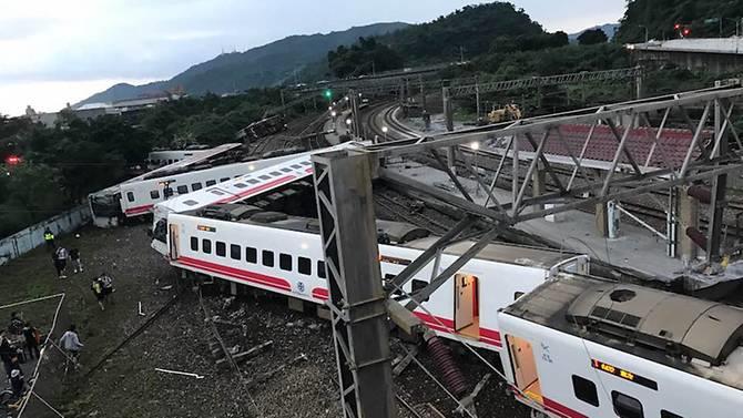 Tai nạn đường sắt ở Đài Loan, hơn 100 người thương vong