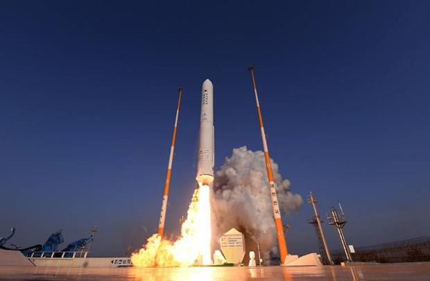 Hàn Quốc đẩy mạnh phát triển vệ tinh do thám và công nghệ tên lửa
