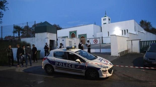 Tổng thống Pháp lên án vụ tấn công tại thánh đường Hồi giáo