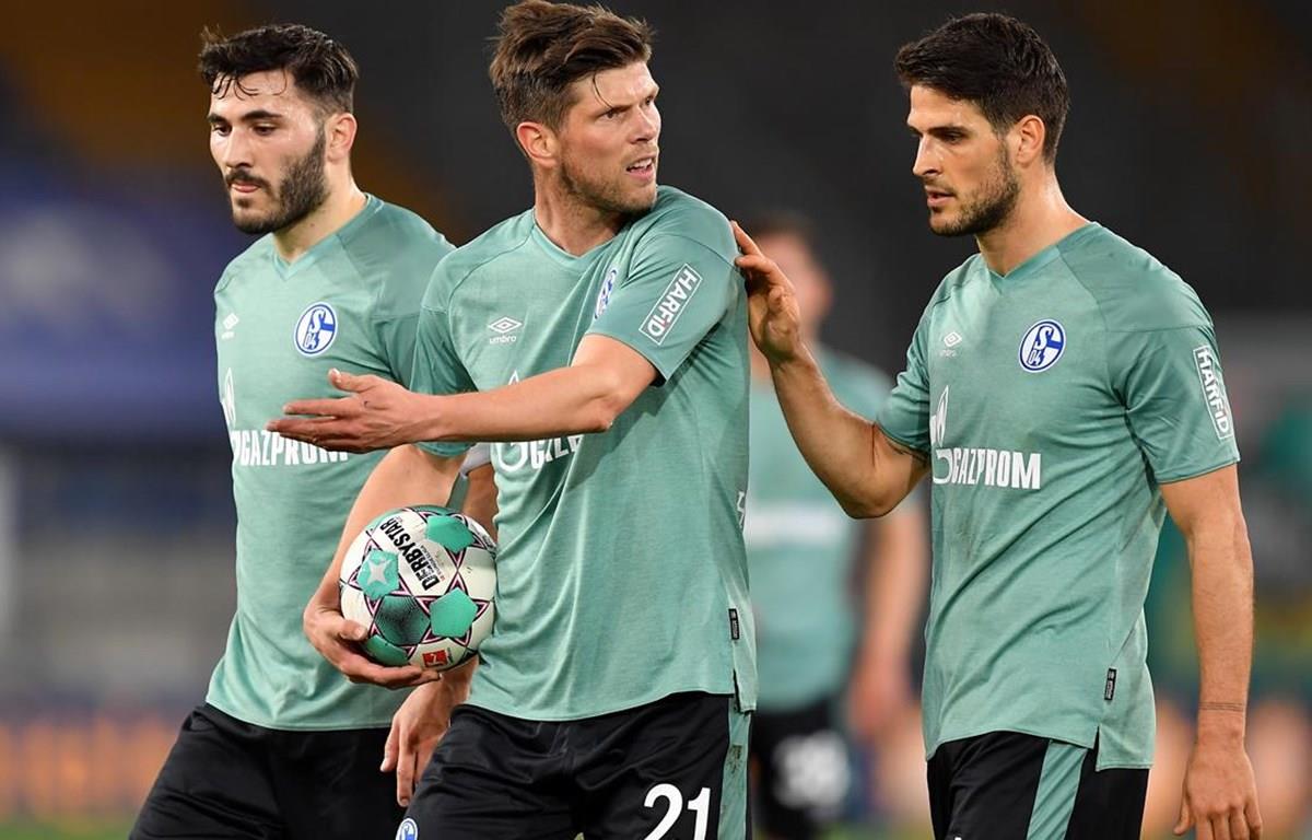 Bundesliga: Schalke 04 trở thành đội bóng đầu tiên xuống hạng