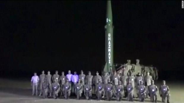 Pakistan thử thành công tên lửa đạn đạo đất đối đất