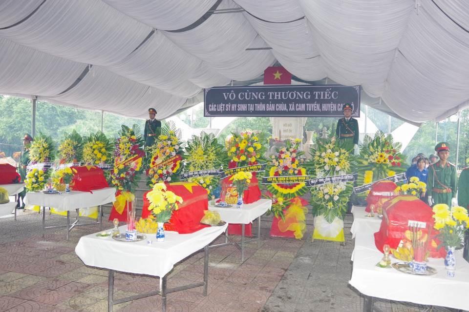 Huyện Cam Lộ, tỉnh Quảng Trị truy điệu và an táng 8 hài cốt liệt sĩ.