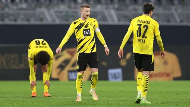 Bundesliga: Dortmund thảm bại, Bayern có nguy cơ mất ngôi đầu
