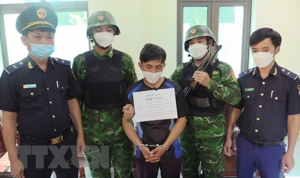 Hà Tĩnh: Bắt đối tượng vận chuyển 1kg Ketamin và 7.500 viên ma túy